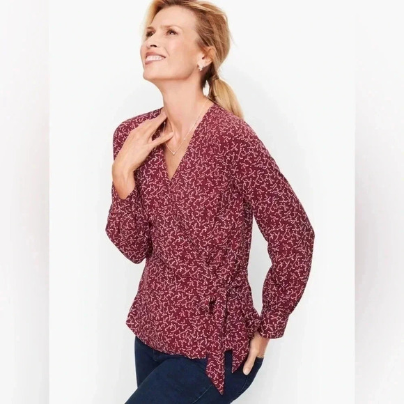 Talbots POET SLEEVE WRAP TOP - CURLY
ROSES medium petite - Picture 1 of 9